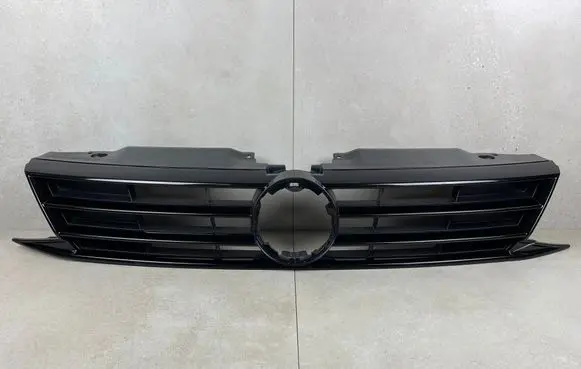 Volkswagen Jetta VI Front bumper upper radiator grill 5C6853655F 5C6853655 5C6853655E