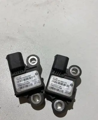 Jeep Grand Cherokee (WJ) Airbag deployment crash/impact sensor P56010319AB 39754C TRFME1553A3997