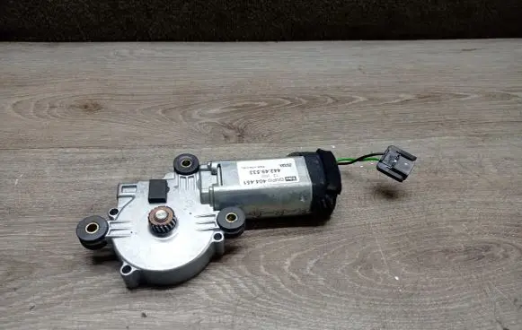 Volvo V70 Sunroof motor/actuator 44249533