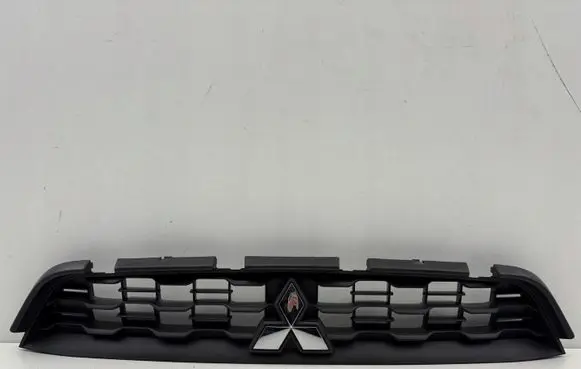 Mitsubishi L200 Front bumper upper radiator grill 6402a318