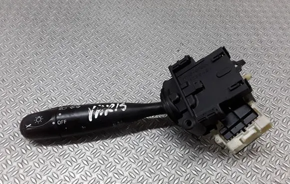 Toyota Yaris Indicator stalk 1736481