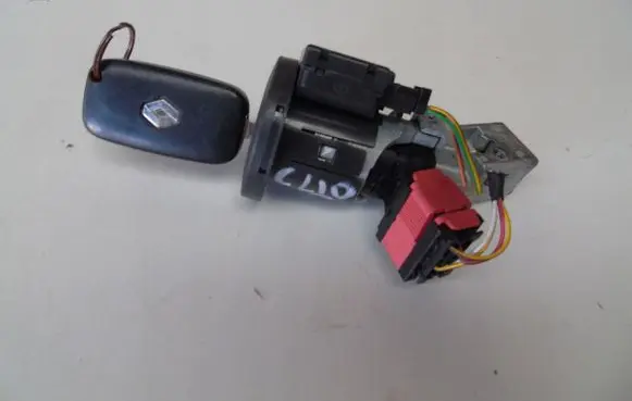Renault Clio III Ignition lock