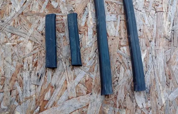 BMW 1 E81 E87 Engine compartment rubber 