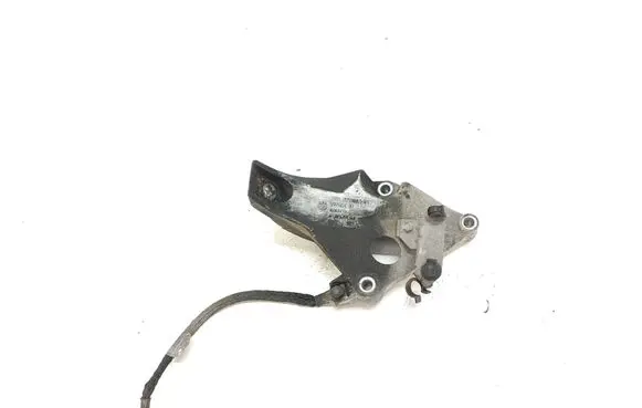 BMW 1 E82 E88 Engine mounting bracket 6775041 22116775041