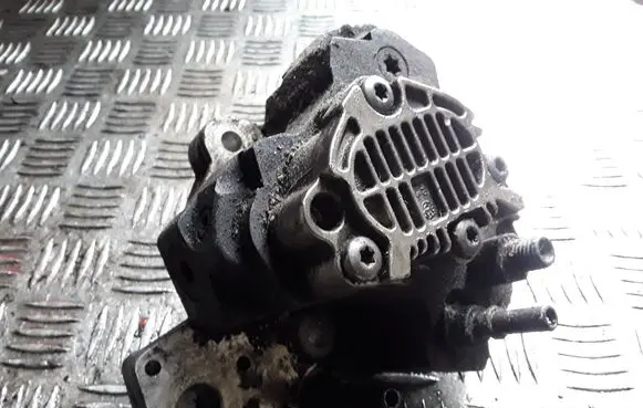 Renault Laguna II Fuel injection high pressure pump 8200108225