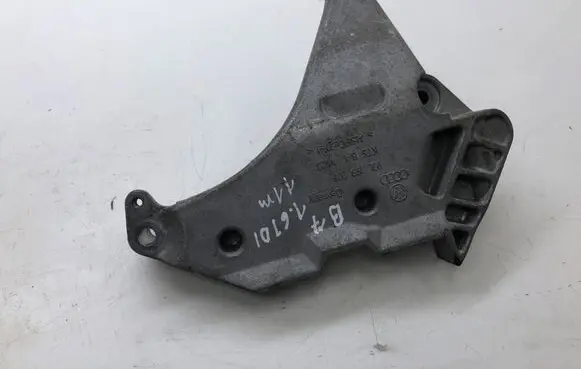 Mitsubishi Pajero Engine mounting bracket 03L199207