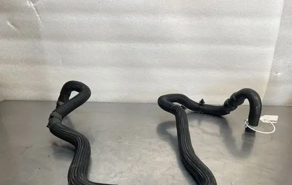 Renault Trafic III (X82) Engine coolant pipe/hose 110613261R