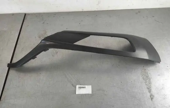 Volvo XC90 Front bumper splitter molding 31383801