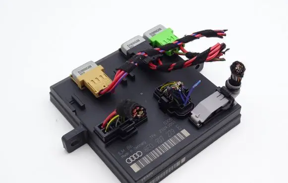 Audi A4 S4 B6 8E 8H Light module LCM 8E0907279E