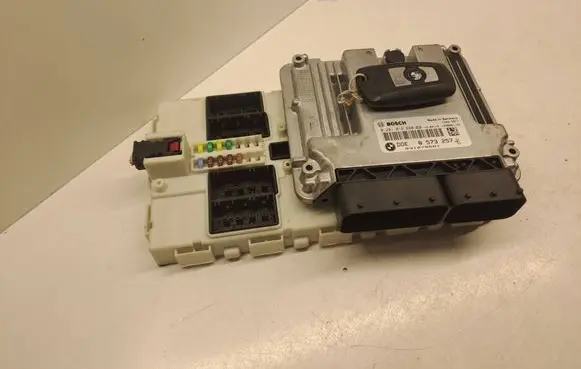 BMW 3 F30 F35 F31 Engine ECU kit and lock set 8573257 0281019680 1039S61193