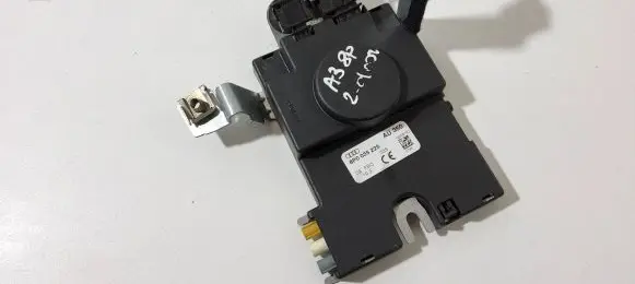Audi A3 S3 8P Antenna control unit 8P0035225