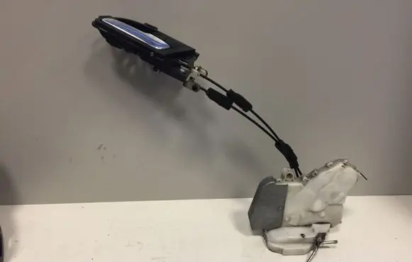 Honda CR-V Rear door lock loop/hook striker 