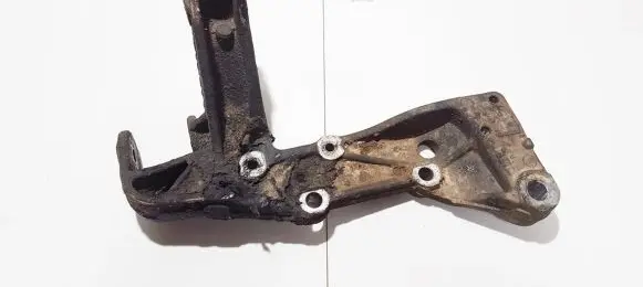 Volkswagen Golf V Front lower control arm/wishbone