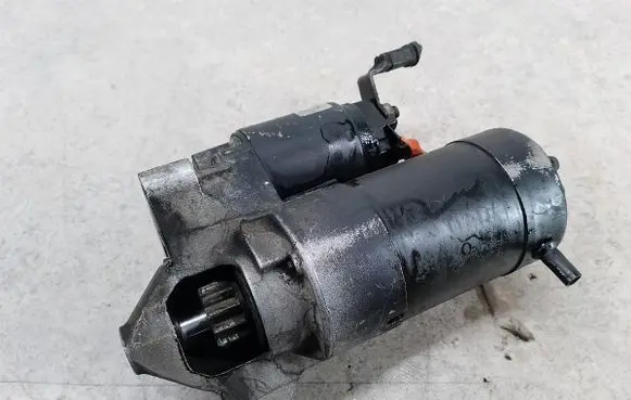 Peugeot Expert Starter motor 8013240