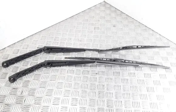 Nissan X-Trail T30 Windshield/front glass wiper blade 