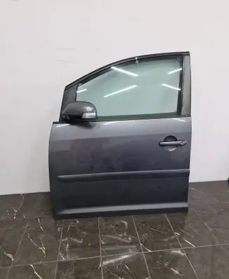 Volkswagen Touran I Front door
