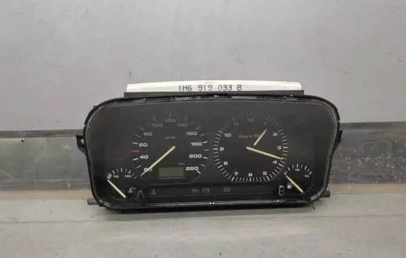 Volkswagen Golf III Speedometer (instrument cluster) 1H6919033B