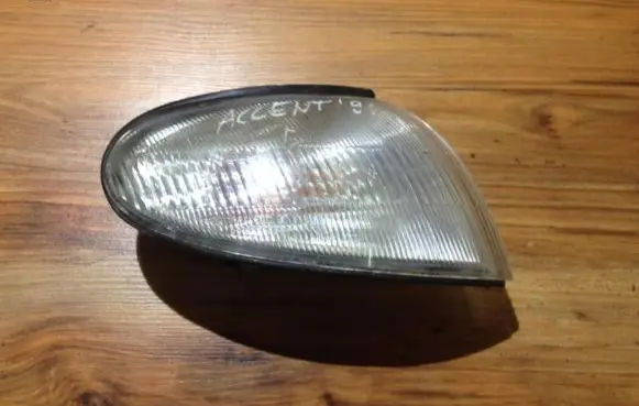 Hyundai Accent Front indicator light 92302220