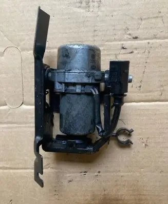 Volkswagen Touareg I Secondary air pump 8E0927317 00844000 0612021260