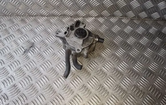 Volkswagen Touran I Fuel injection high pressure pump 03G145209