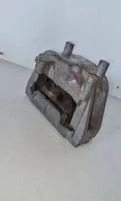 Volkswagen PASSAT B6 Engine mount bracket 1K0199262
