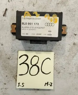 Audi A3 S3 8L Alarm control unit/module 8L0951173