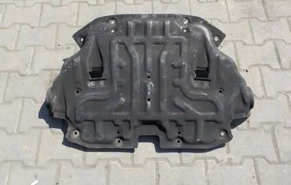 Rear underbody cover/under tray