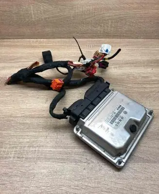 Skoda Superb B5 (3U) Engine control unit/module ECU 038906019EG 0281010928 WITHPLUG