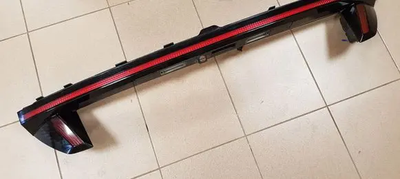 Tailgate rear/tail lights