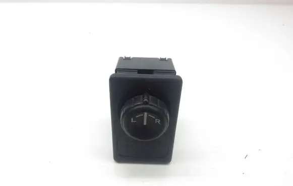 Wing mirror switch