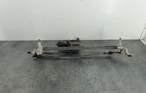 Suzuki Swift I Front wiper linkage 
