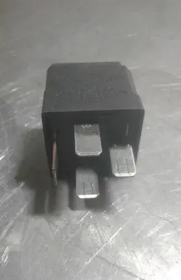 Opel Zafira B Other relay 13171831 4RA00779105