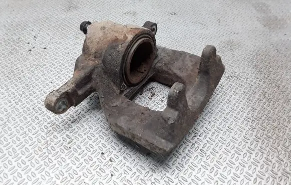 Toyota Auris 150 Front brake caliper