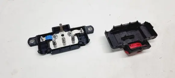 Alfa Romeo Giulia Fuse 50549633 50549634