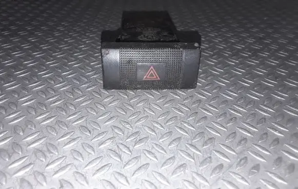 KIA Rio Hazard light switch