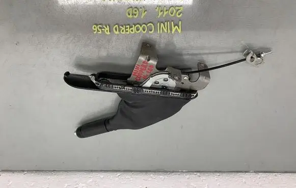 Mini One - Cooper Coupe R56 Handbrake interior bracket 677481403