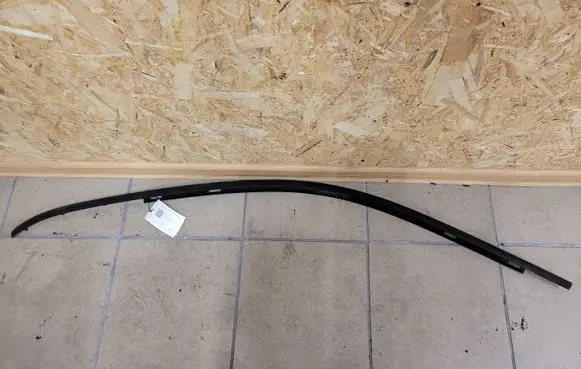 BMW X5 E53 Front door glass trim molding 