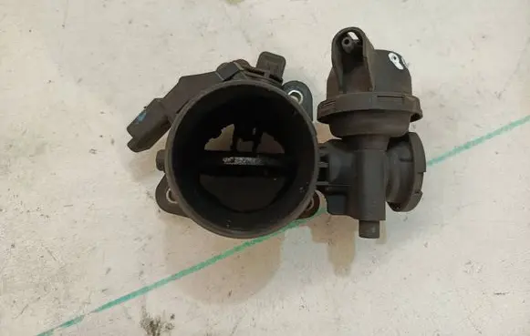 Volvo V50 Throttle valve 9647474880