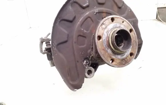 Skoda Octavia Mk3 (5E) Front wheel hub spindle knuckle 5Q0407257A