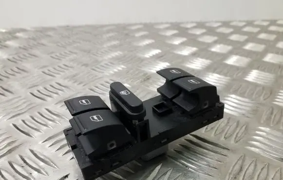 Volkswagen Golf Plus Electric window control switch 1K4959857B