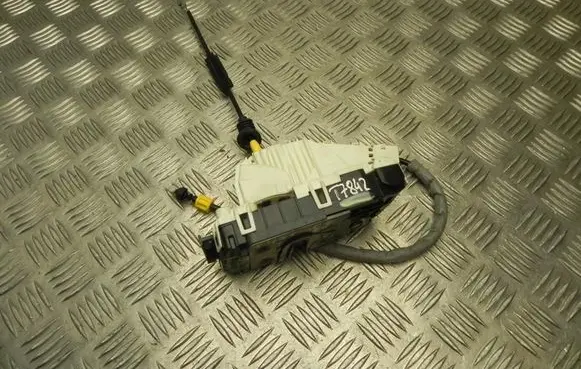 Mercedes-Benz C AMG W204 Loading door lock A0997200635 T7842