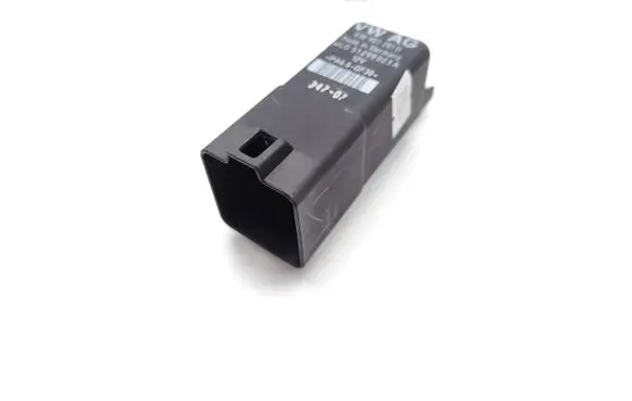Skoda Octavia Mk2 (1Z) Glow plug pre-heat relay 038907281D 51299023A