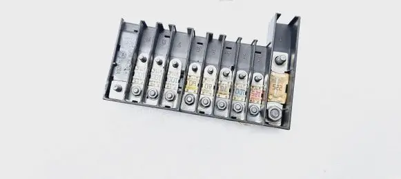Volkswagen Multivan T5 Fuse module 7E6970187BB