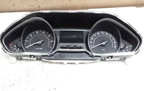 Peugeot 208 Speedometer (instrument cluster) 9813848780
