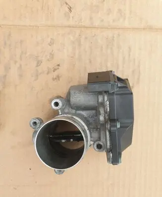 Volkswagen Tiguan Throttle valve A2C83076000