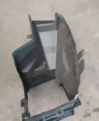 Peugeot 3008 II Intercooler air channel guide 9836834080