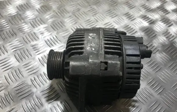 Volkswagen PASSAT B5 Generator/alternator