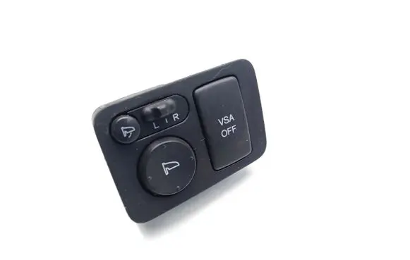 Honda CR-V Wing mirror switch M33212