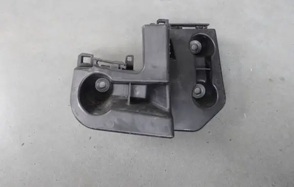 Opel Mokka B Rear bumper mounting bracket 9835230580