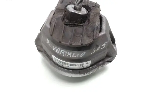 BMW 5 E60 E61 Engine mount bracket 6761091